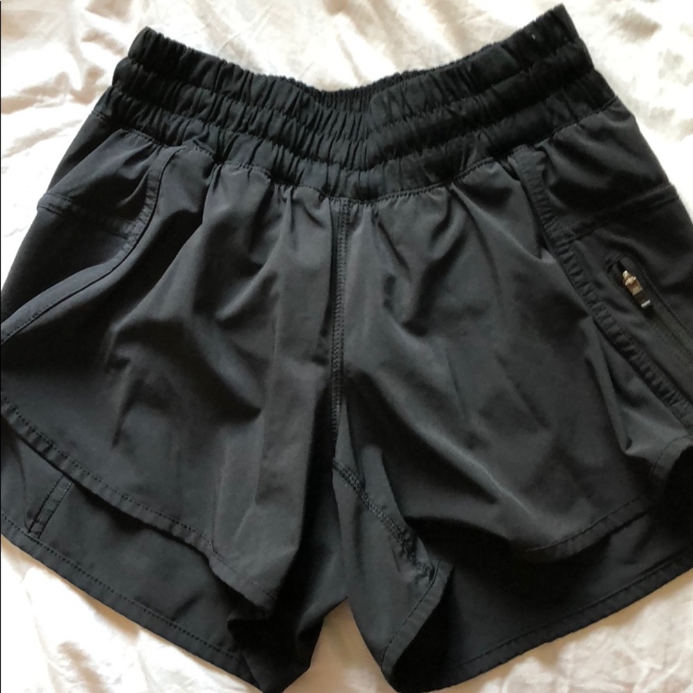 Size 4 black Lulu shorts!